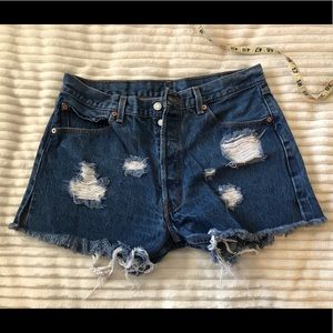 Levi - Cut Off - Jean Shorts - Dark Wash